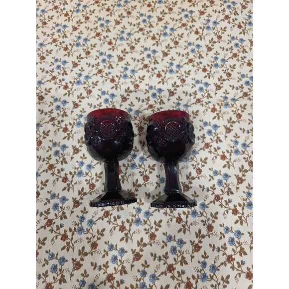2- Avon Red Glass Goblets Thumbprint Grape Vine Wine Glasses Drinkware - Picture 1 of 6